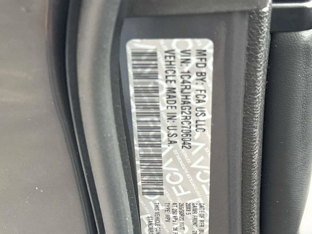 Used 2024 Gray Jeep Altitude X image 15