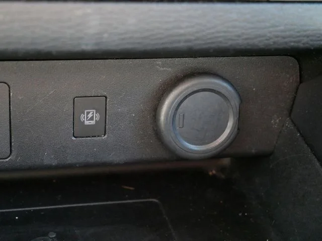 Used 2024 Blue Mitsubishi SE image 27