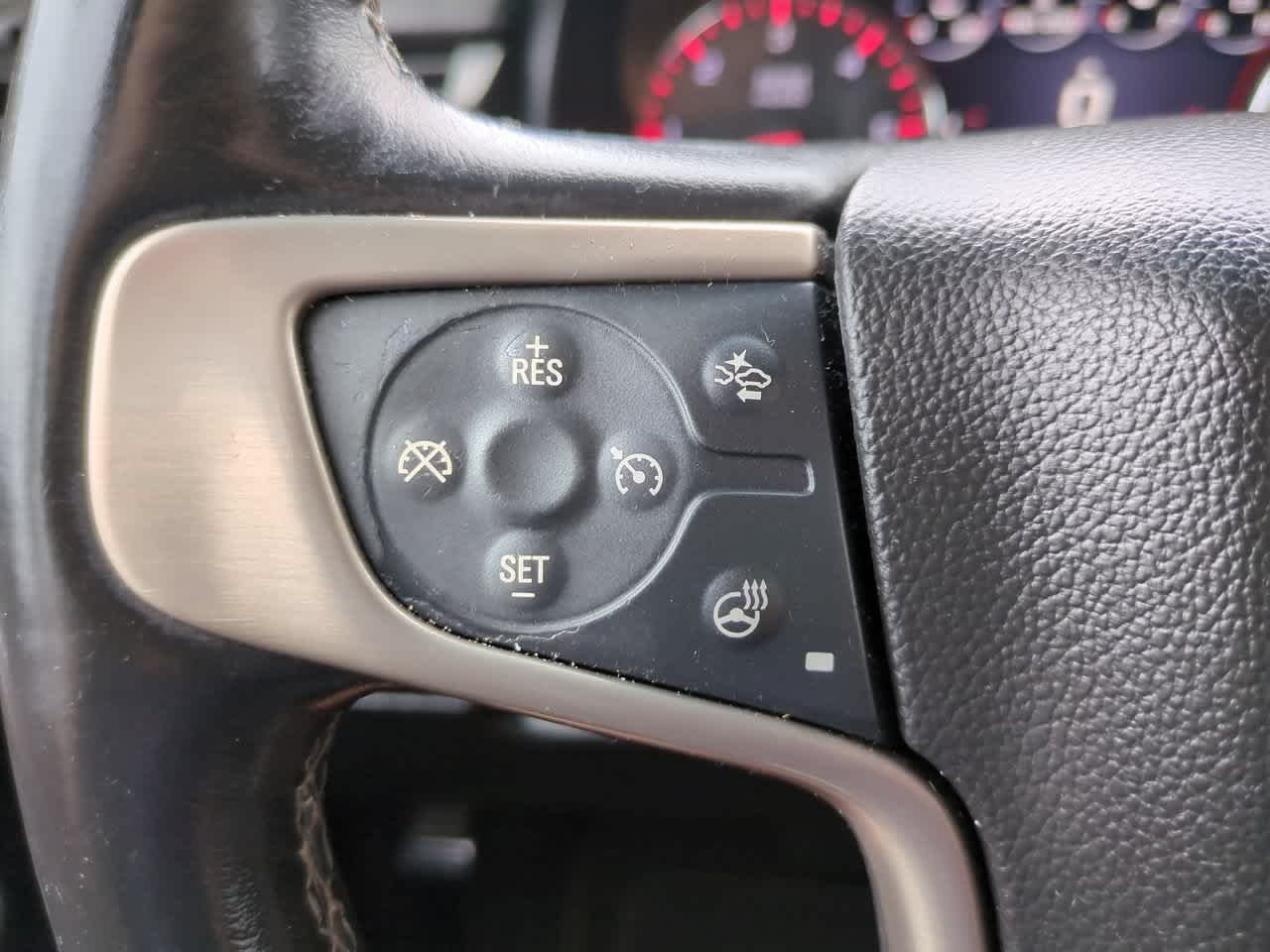 Used 2016 White Frost Tricoat GMC Denali image 26