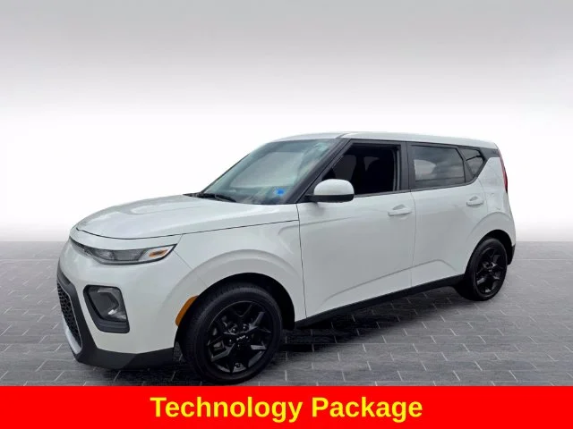 Used 2022 White Kia LX image 4