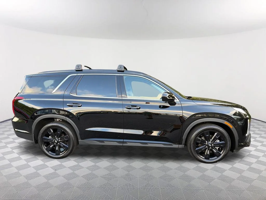 Used 2025 Black Hyundai XRT image 4