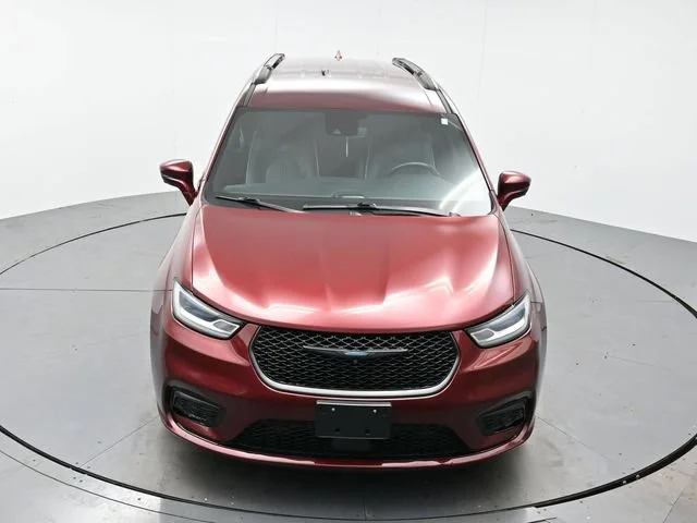 Used 2021 Velvet Red Pearlc Chrysler Hybrid Limited image 33
