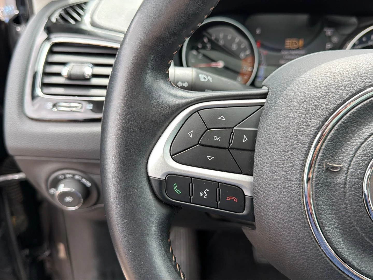 Used 2019 Granite Crystal Metallic Clearcoat Jeep Limited image 41