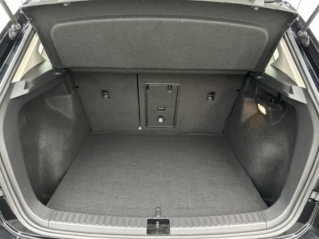 Used 2022 Black Volkswagen 1.5T SE image 23