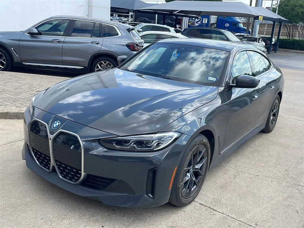 2023 BMW i4 eDrive40's photo