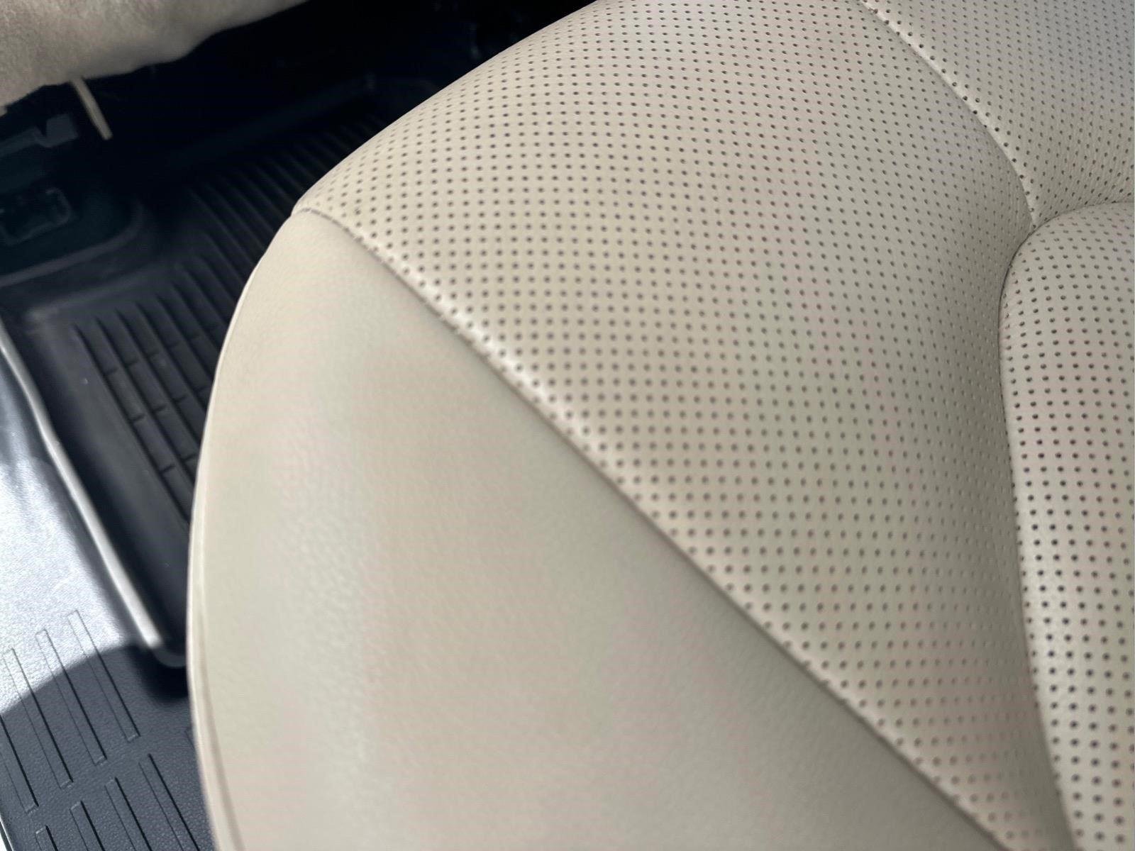 Used 2020  TOYOTA  image 18