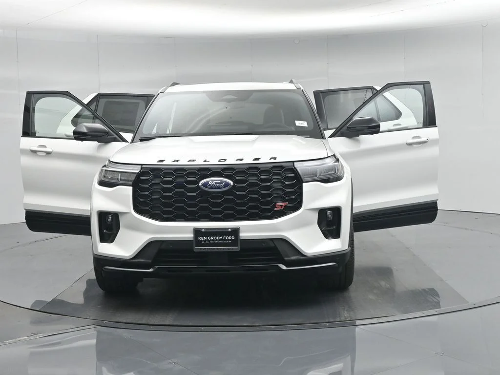 New 2026 Star White Metallic Tri-Coat Ford ST image 31