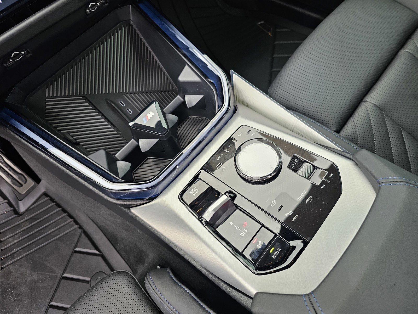 2026 BMW X3 30 - Photo 24