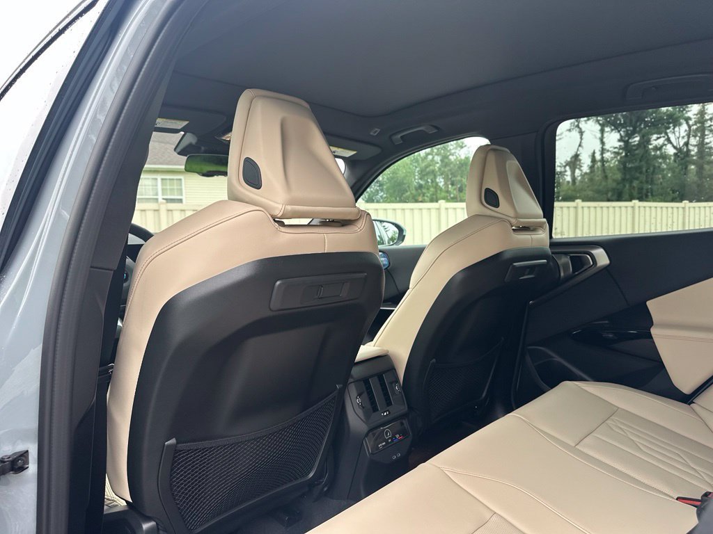 New 2027 Cape York Green Metallic BMW xDrive28i image 23