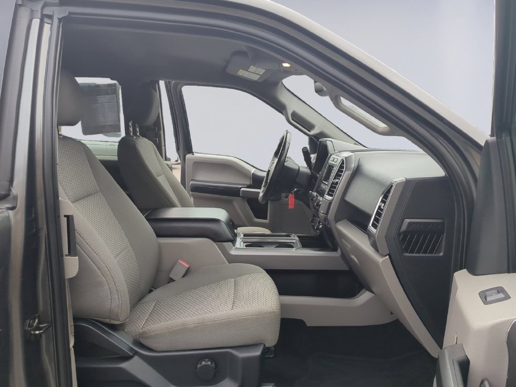 Used 2016 Gray Ford XLT image 19