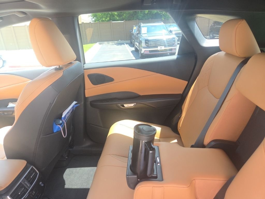 Used 2024 White Lexus 350h Premium image 11