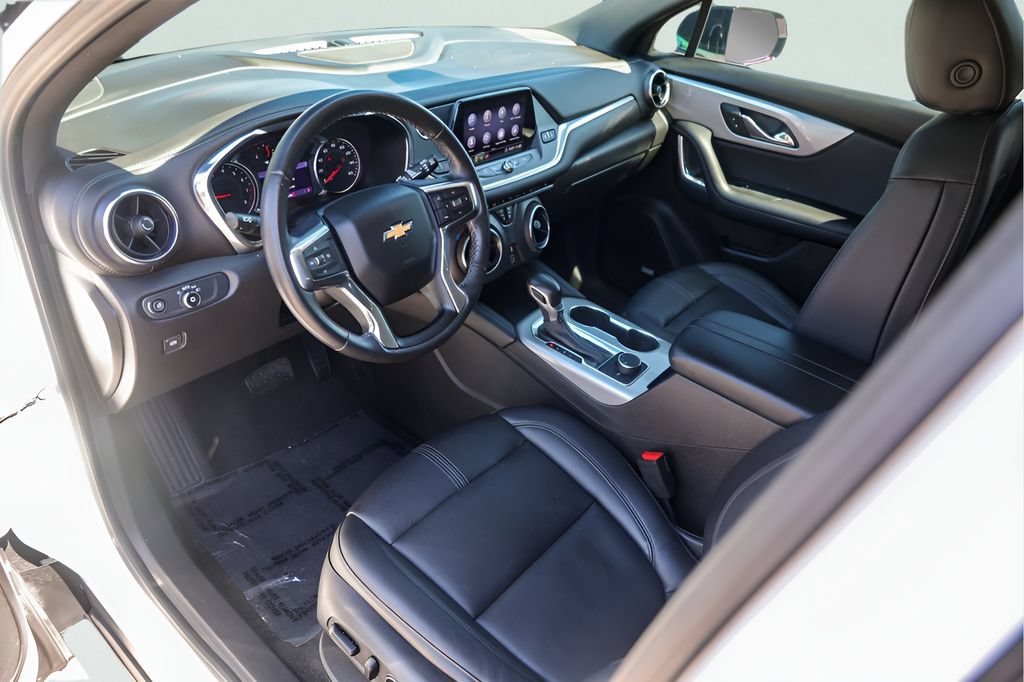 Used 2020 SUMMIT WHITE Chevrolet LT image 13