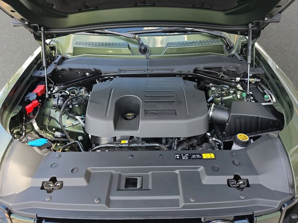 New 2026 Woolstone Green LAND ROVER X-Dynamic SE image 32