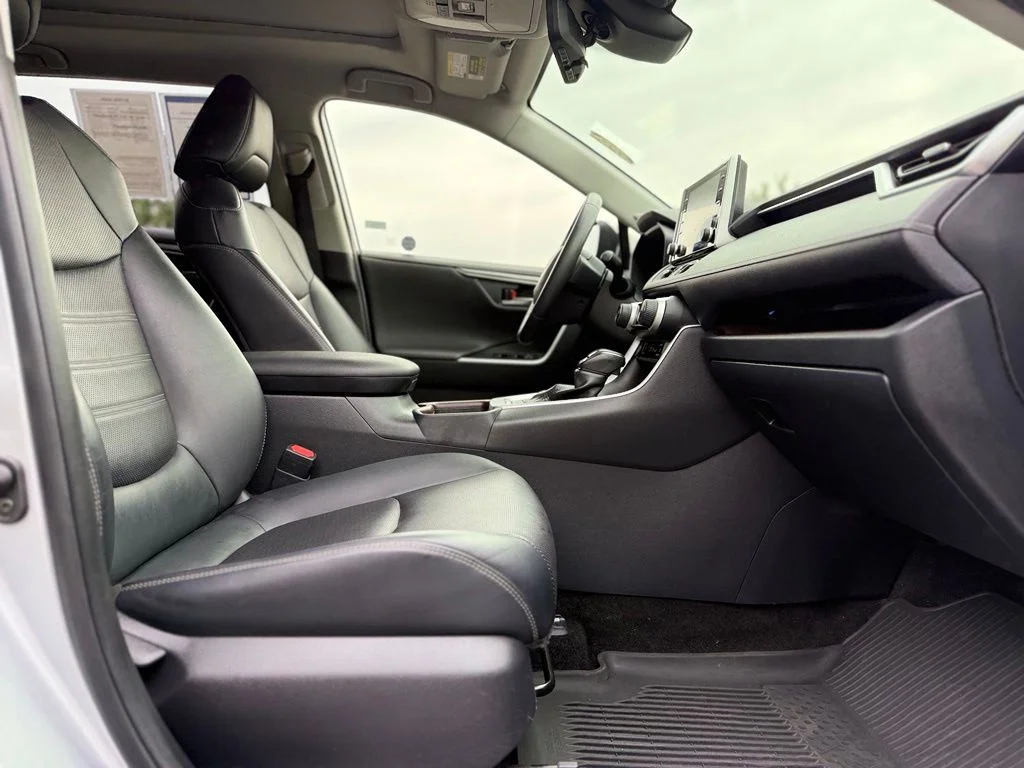 Used 2020 Silver Sky Metallic Toyota Limited image 20