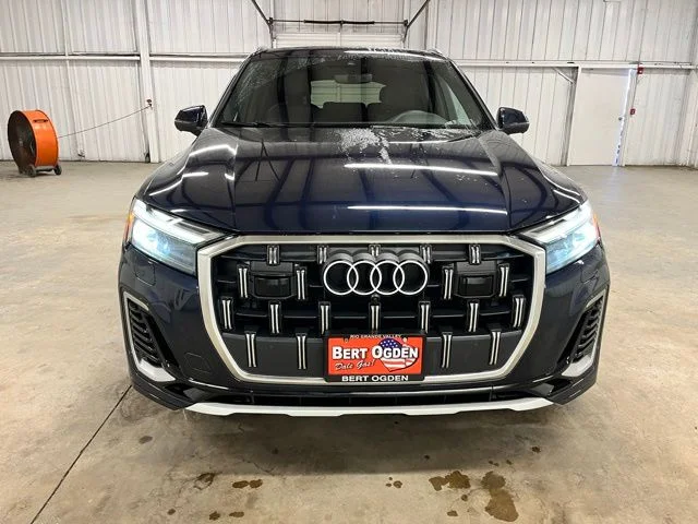 Used 2025  Audi 55 Premium Plus image 3