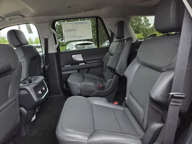 New 2026 Oxford White Ford Active image 40