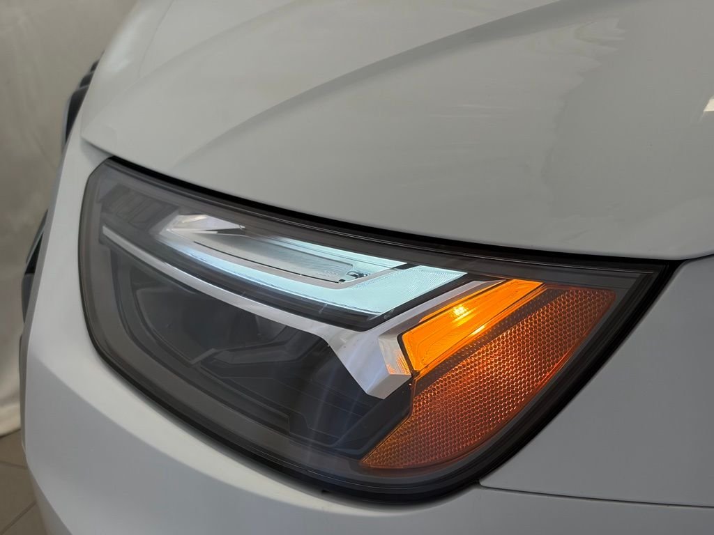 Used 2023 Glacier White Audi 40 Premium image 13