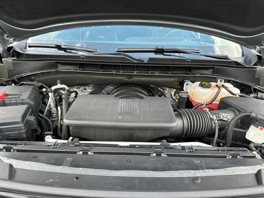 Used 2024 Silver Cadillac Sport Platinum image 27