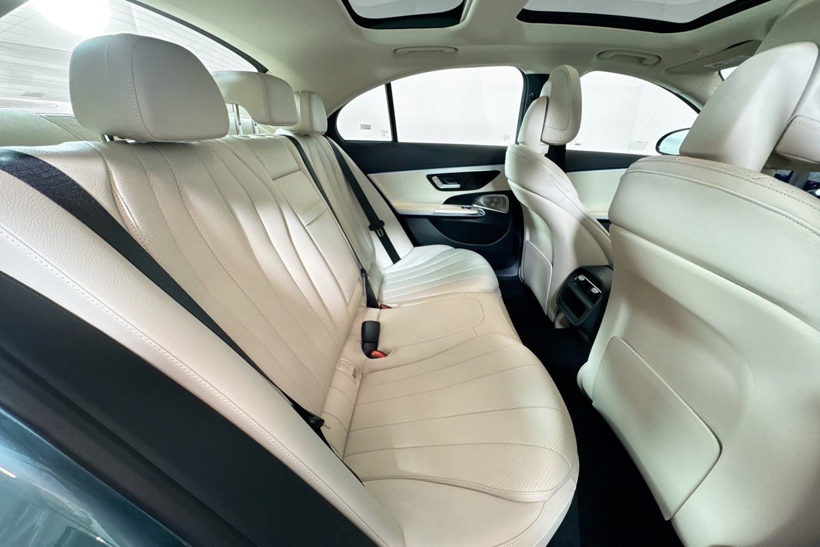 New 2026 Verde Silver Metallic Mercedes-Benz E 350 image 25