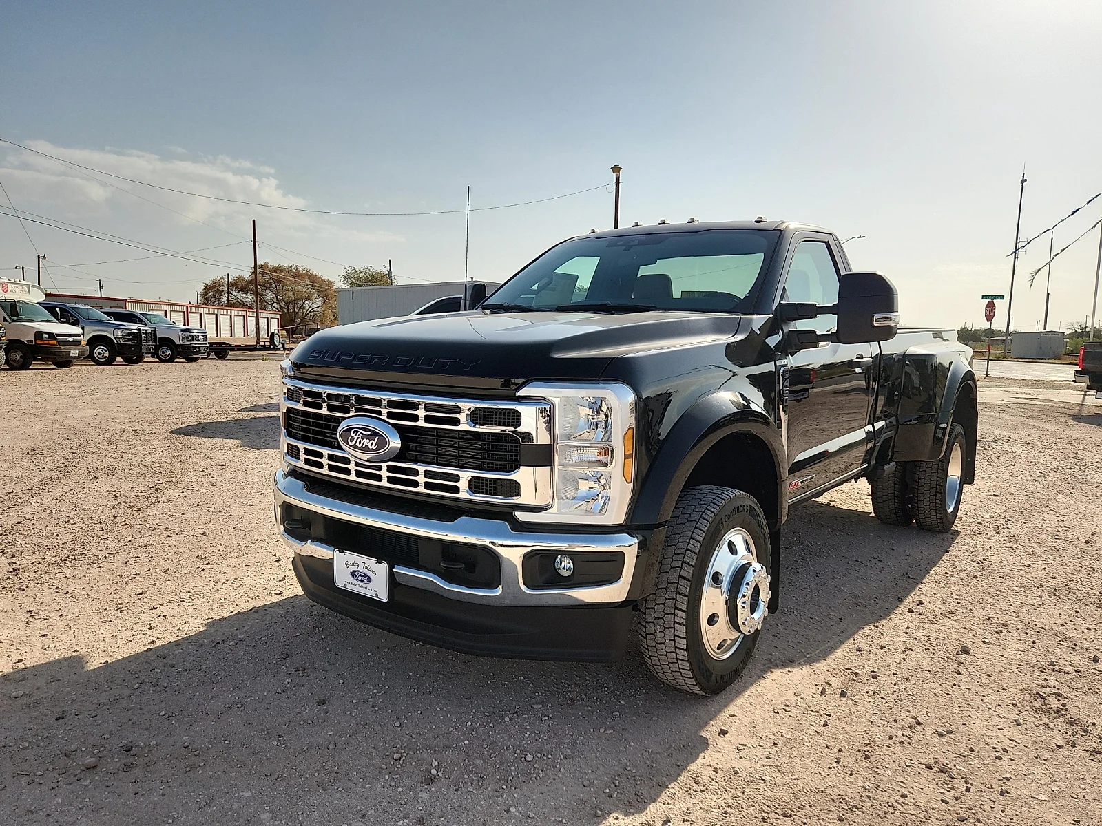 New 2027 Agate Black Metallic Ford XLT image 3