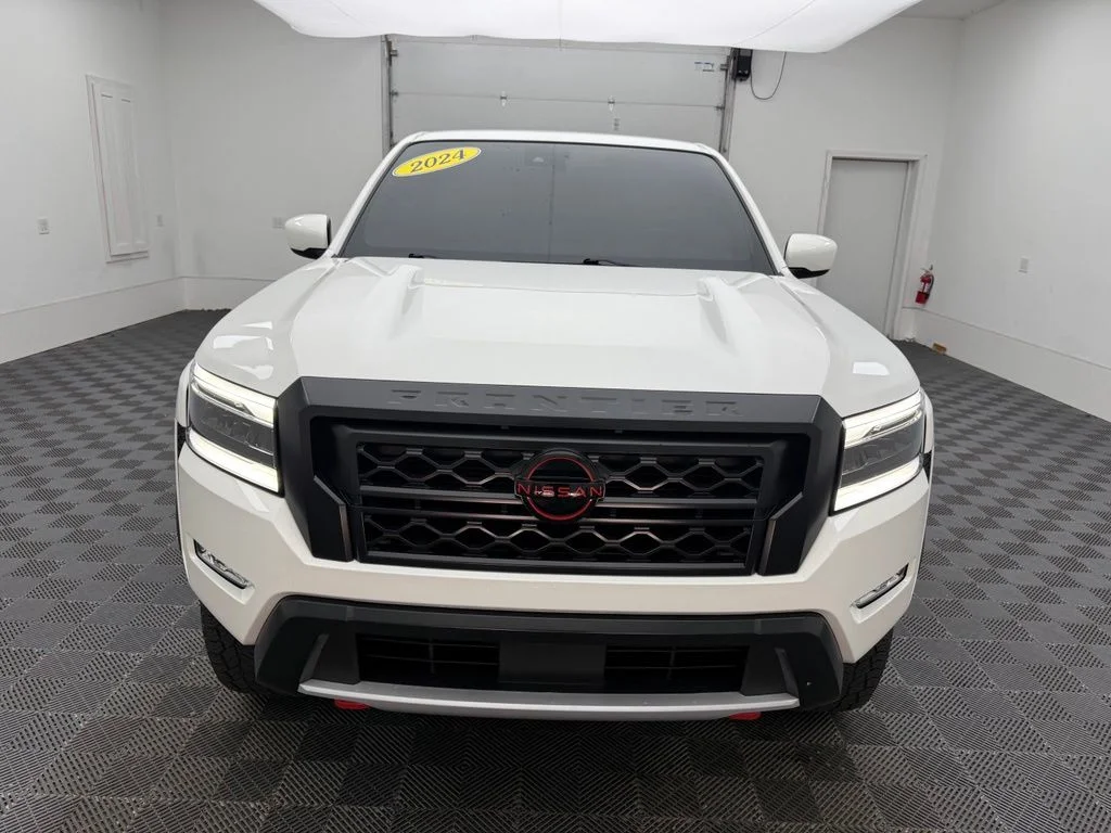 Used 2024 White Nissan PRO-4X image 14