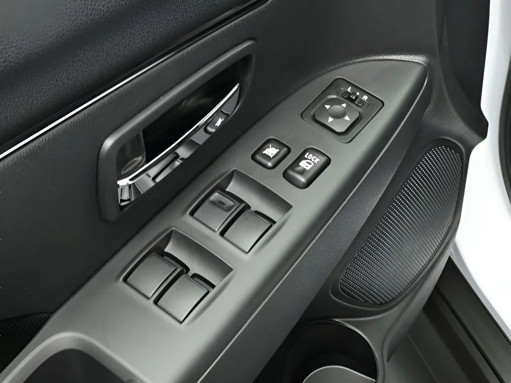 New 2026 White Diamond Mitsubishi Trail Edition image 17