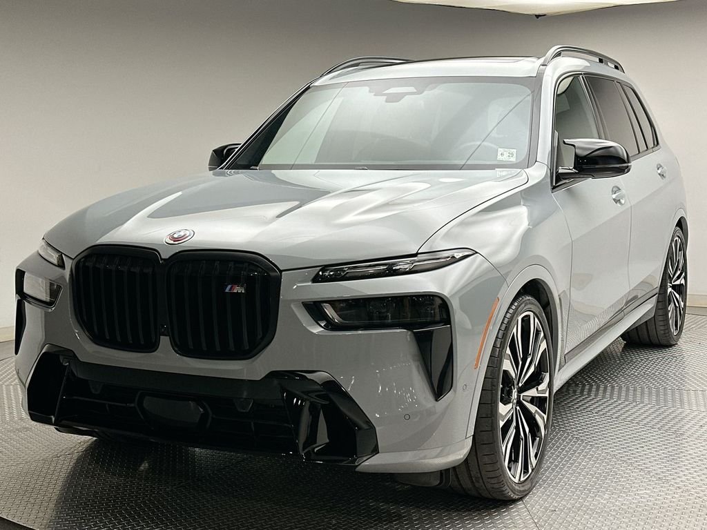 2024 BMW X7 M60i's photo