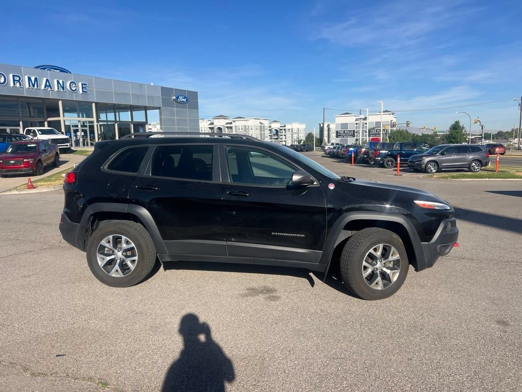 Used 2018 Black Jeep Trailhawk image 4