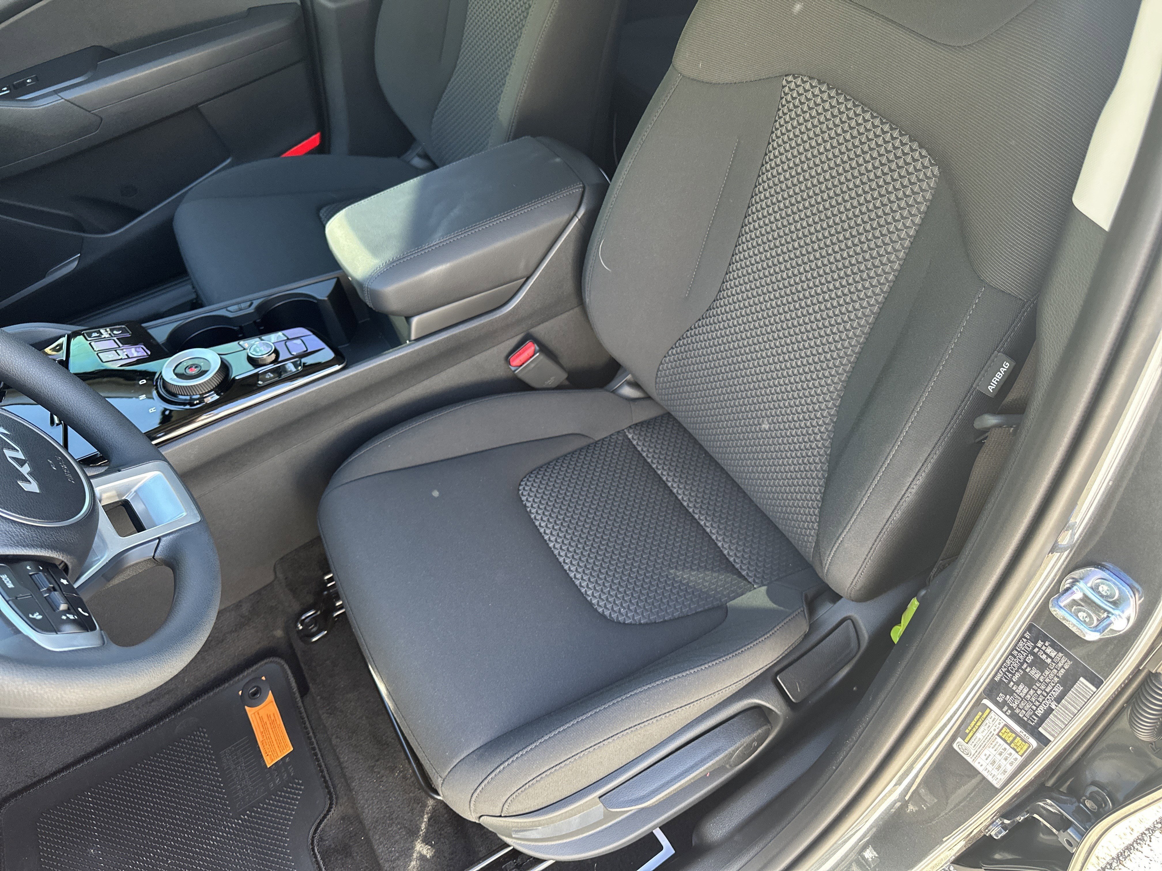2025 Kia Sportage LX Hybrid - Photo 17