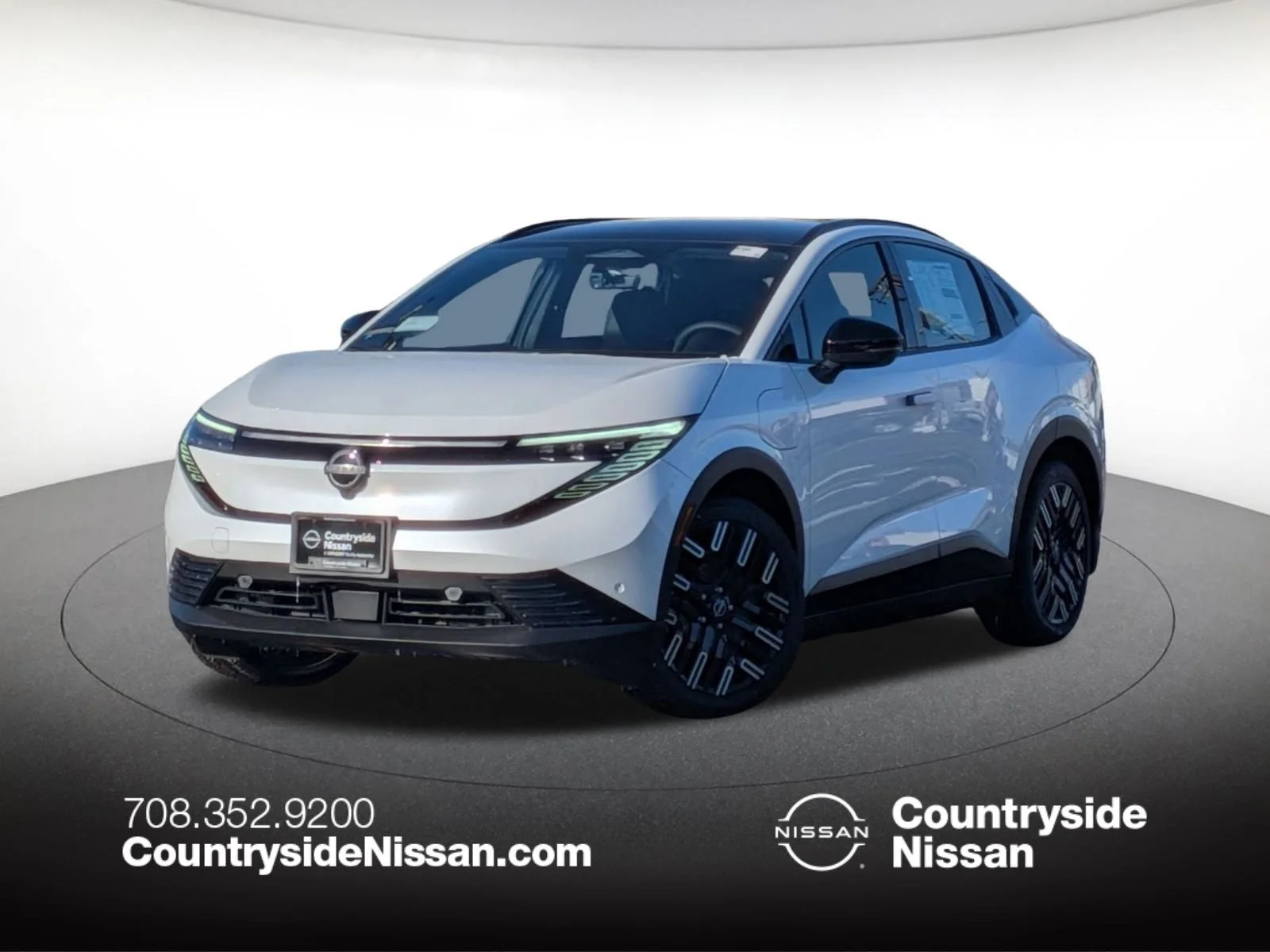 2026 Nissan Leaf Platinum+'s photo