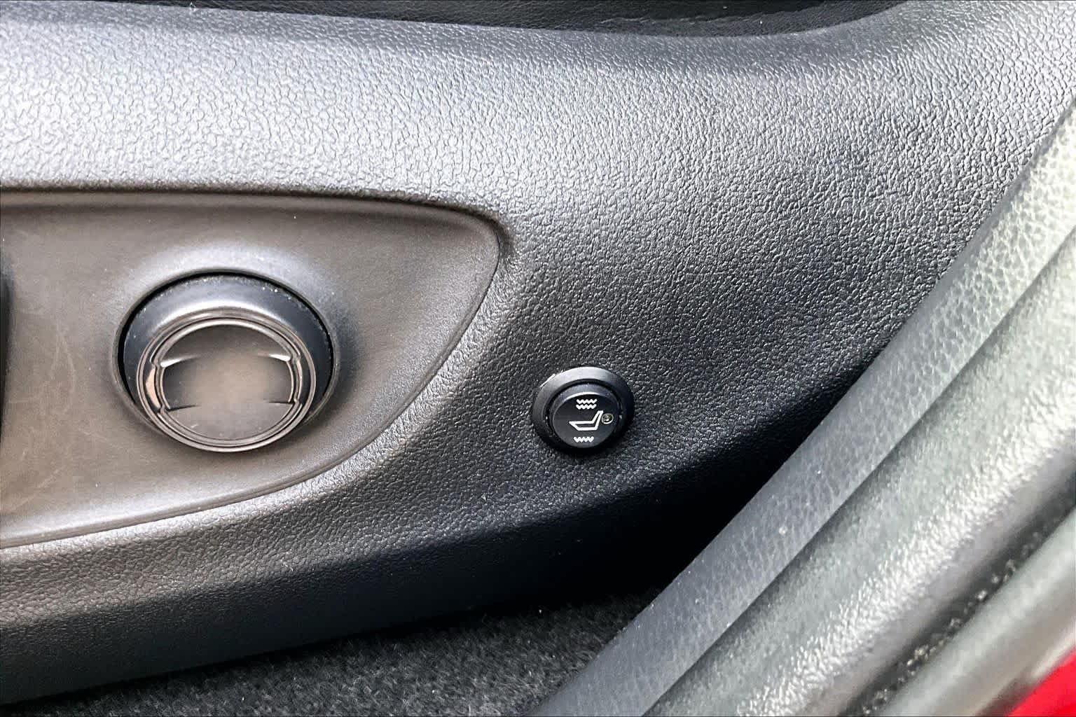 Used 2019 Ruby Flare Pearl Toyota Adventure image 33
