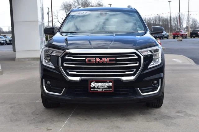 Used 2024 Black GMC SLT image 3