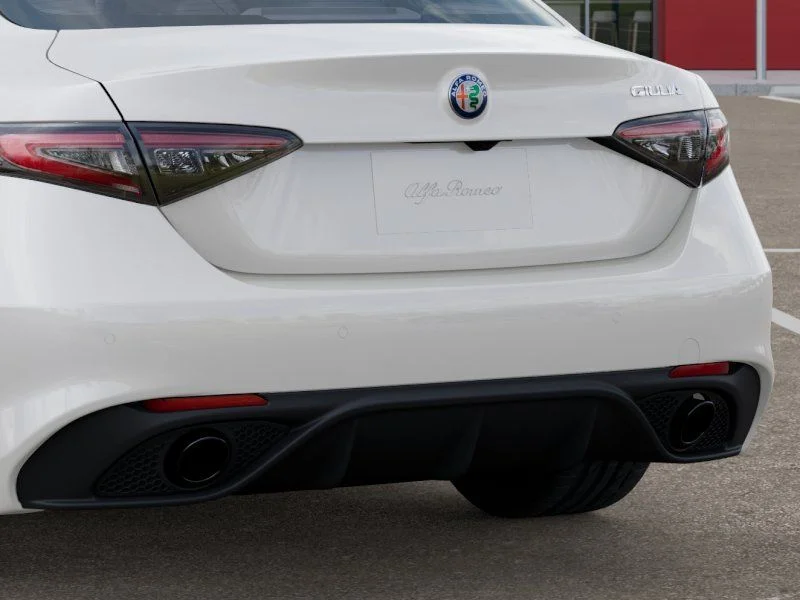 New 2025 Milano White Exterior Paint Alfa Romeo Base image 14