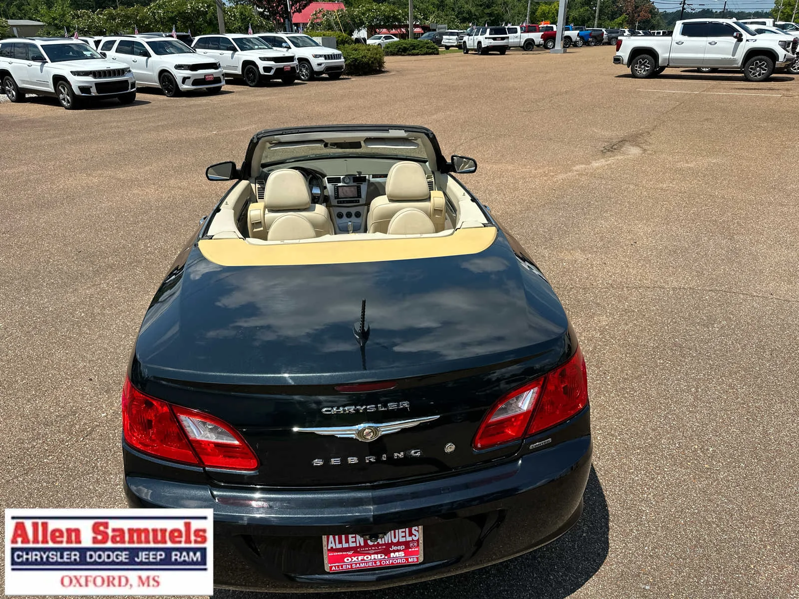 Used 2009 Brilliant Black Pearl Chrysler Limited image 37