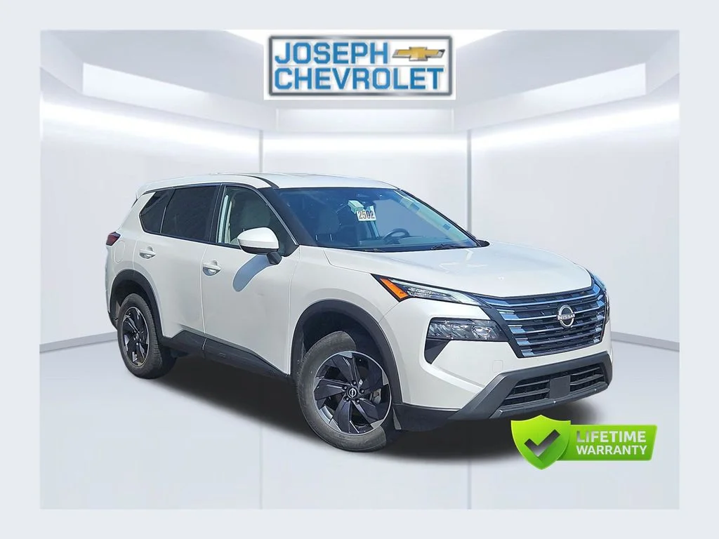 Used 2025 White Nissan SV image 1
