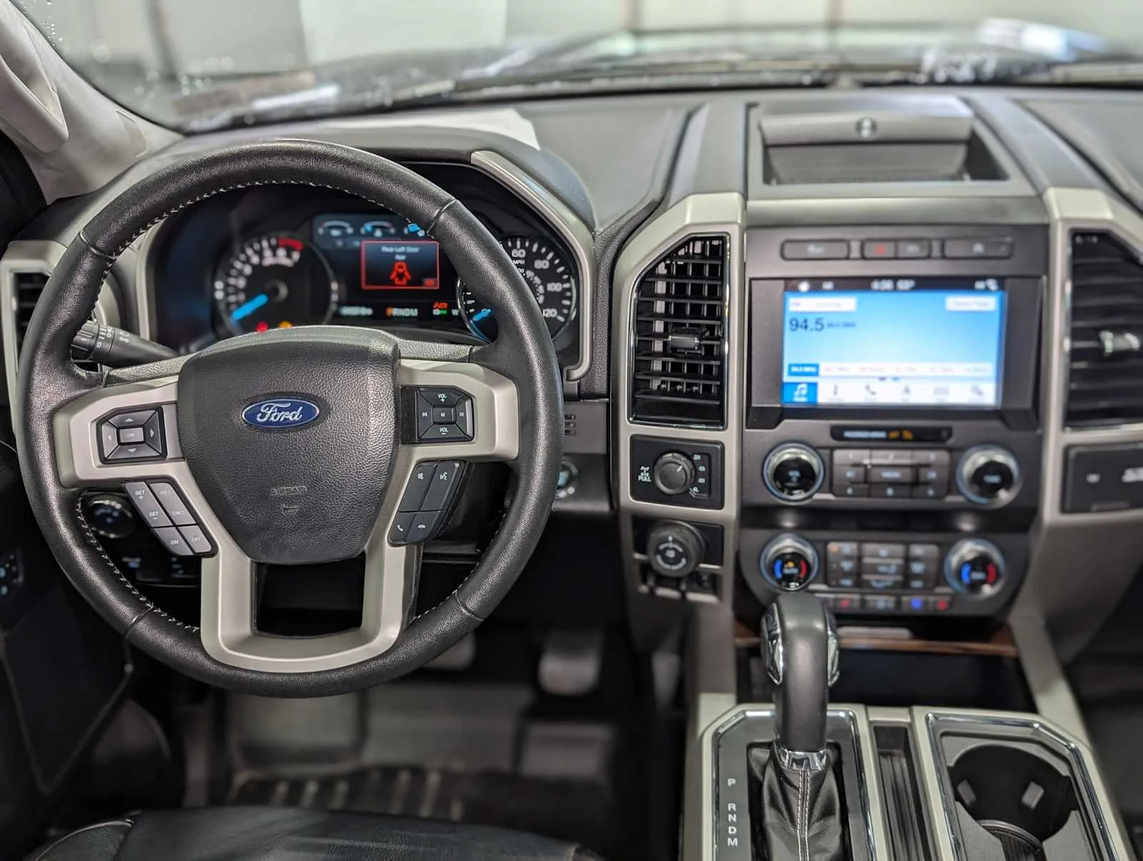 Used 2019 Magma Red Metallic Ford LARIAT image 5