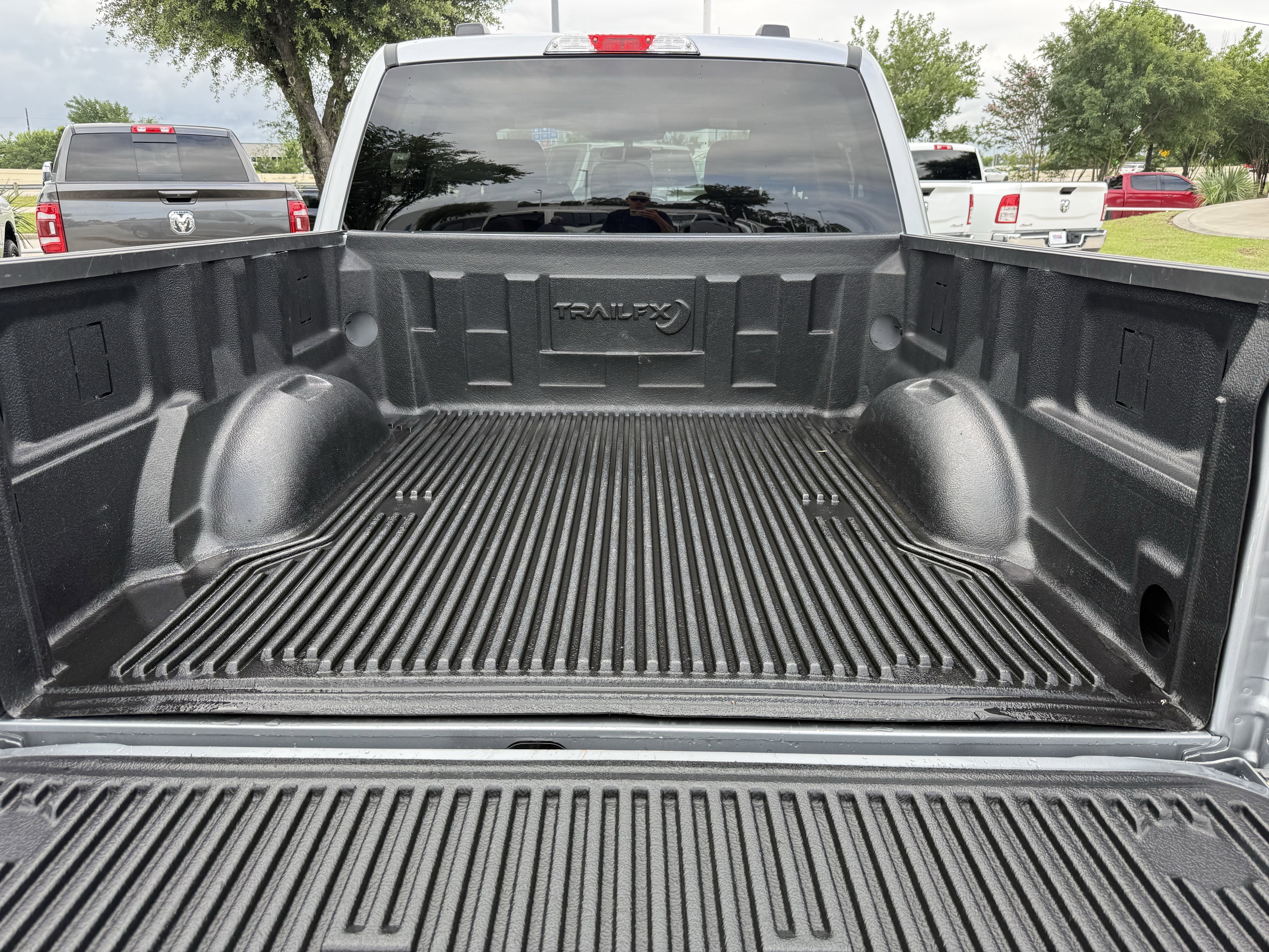 Used 2025 Silver Metallic Ford XLT image 29