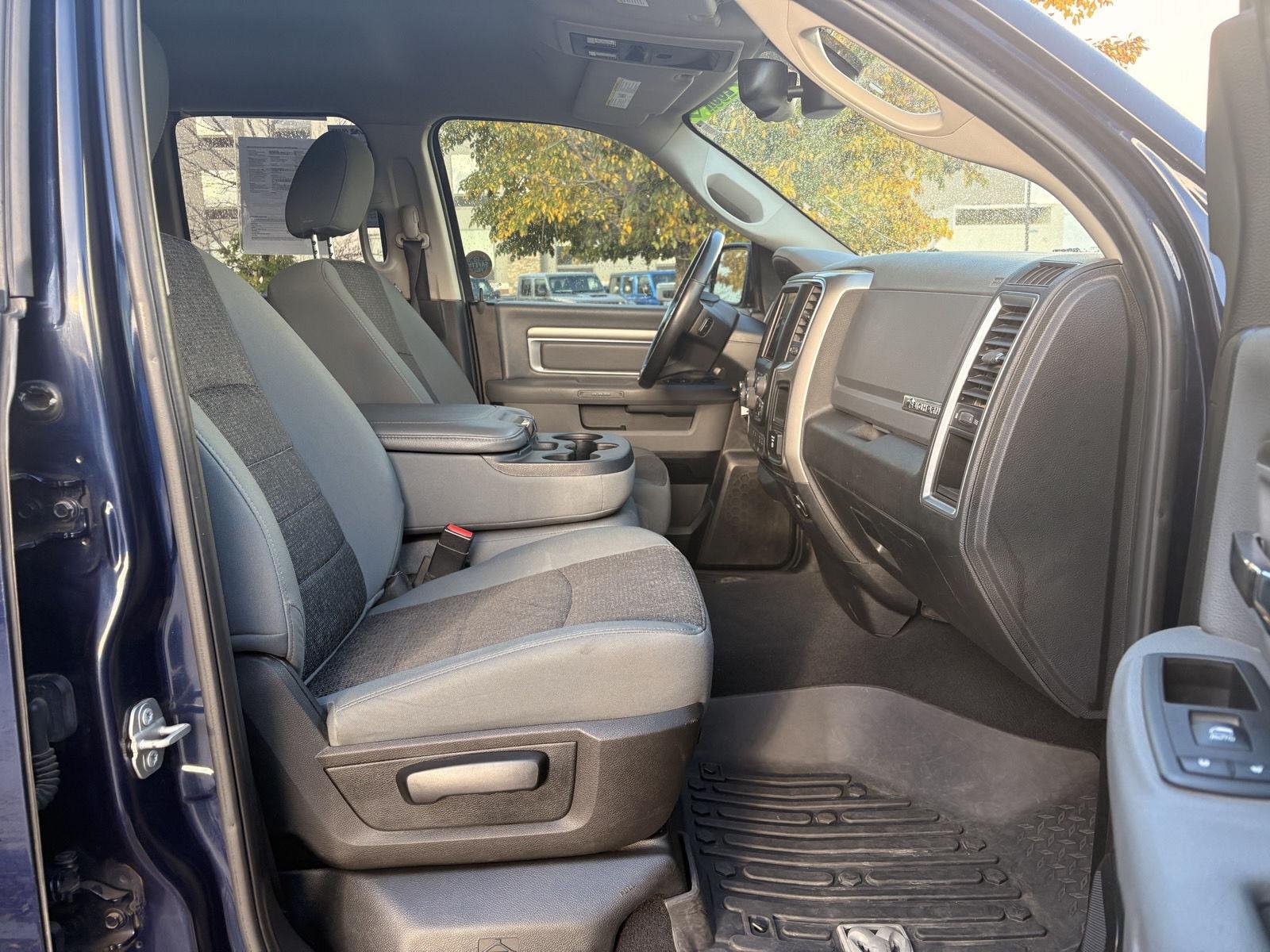 Used 2018 True Blue Pearlcoat Ram Big Horn image 13