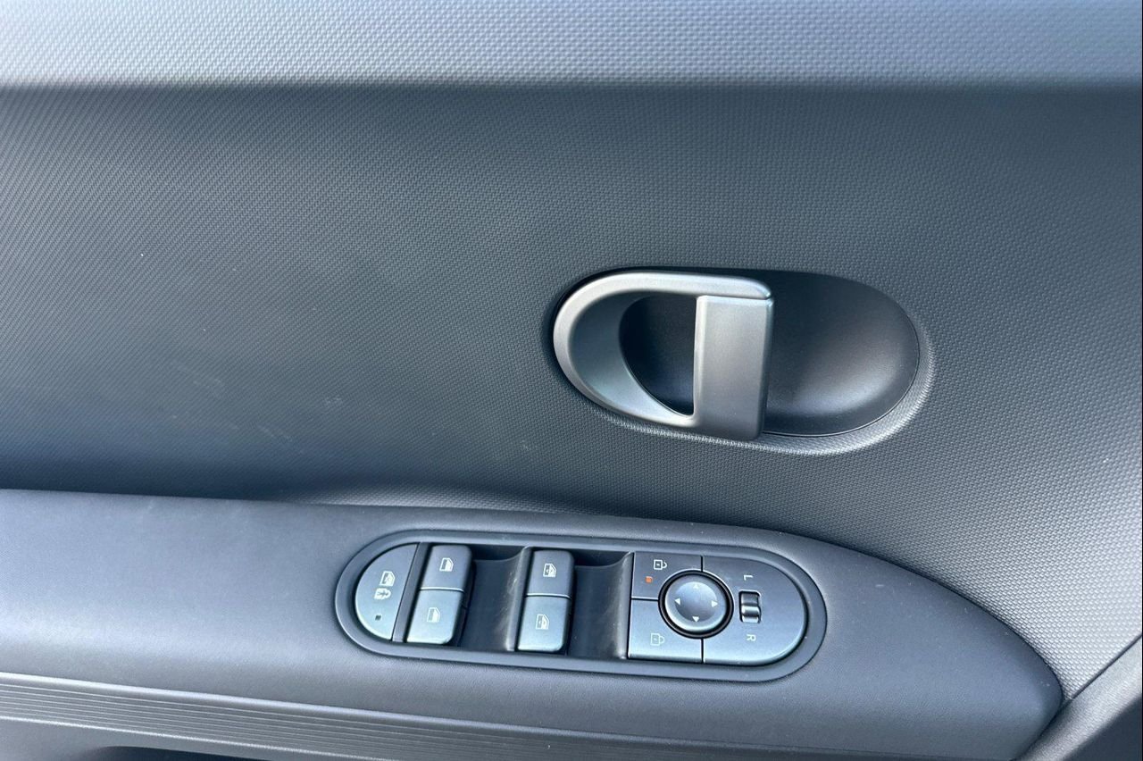 New 2026 Cyber Gray Hyundai SEL image 11