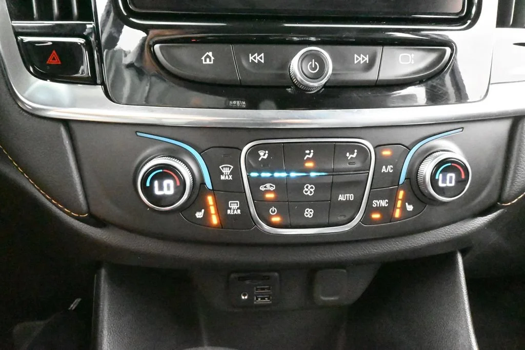 Used 2021 Mosaic Black Metallic Chevrolet RS image 34