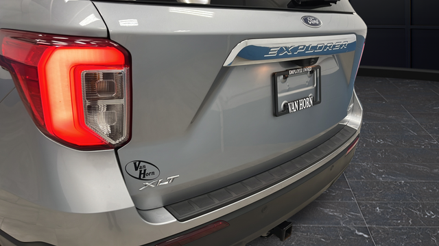 Used 2024 Iconic Silver Metallic Ford XLT image 37