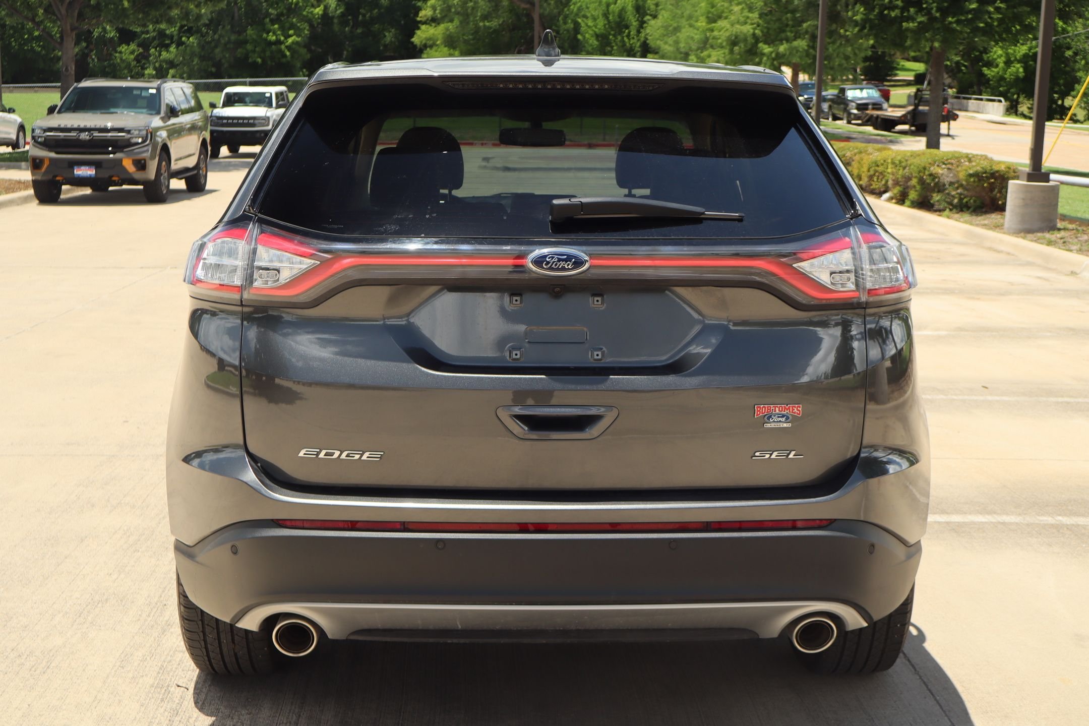 Used 2018 Gray Ford SEL image 4