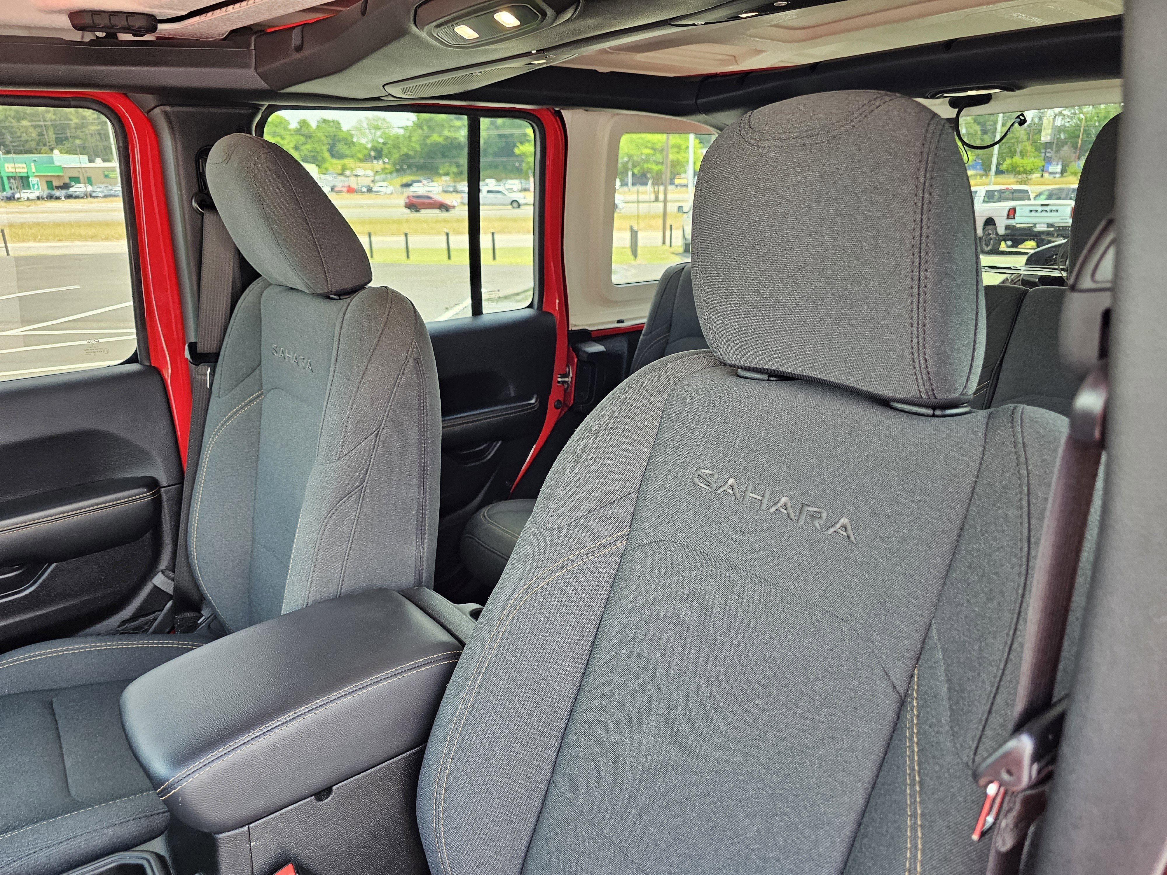 2024 Jeep Wrangler 4-Door Sahara - Photo 19