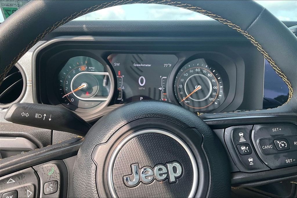 Used 2024  Jeep Sport S image 11