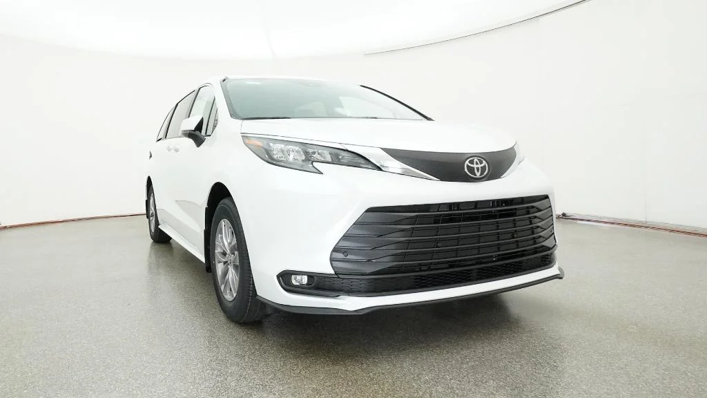 New 2026 Wind Chill Pearl Toyota XLE image 20