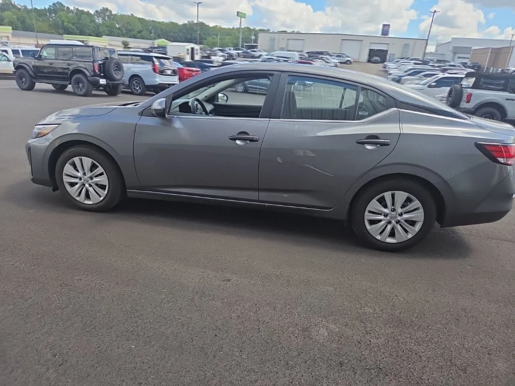 Used 2025 Gray Nissan S image 7