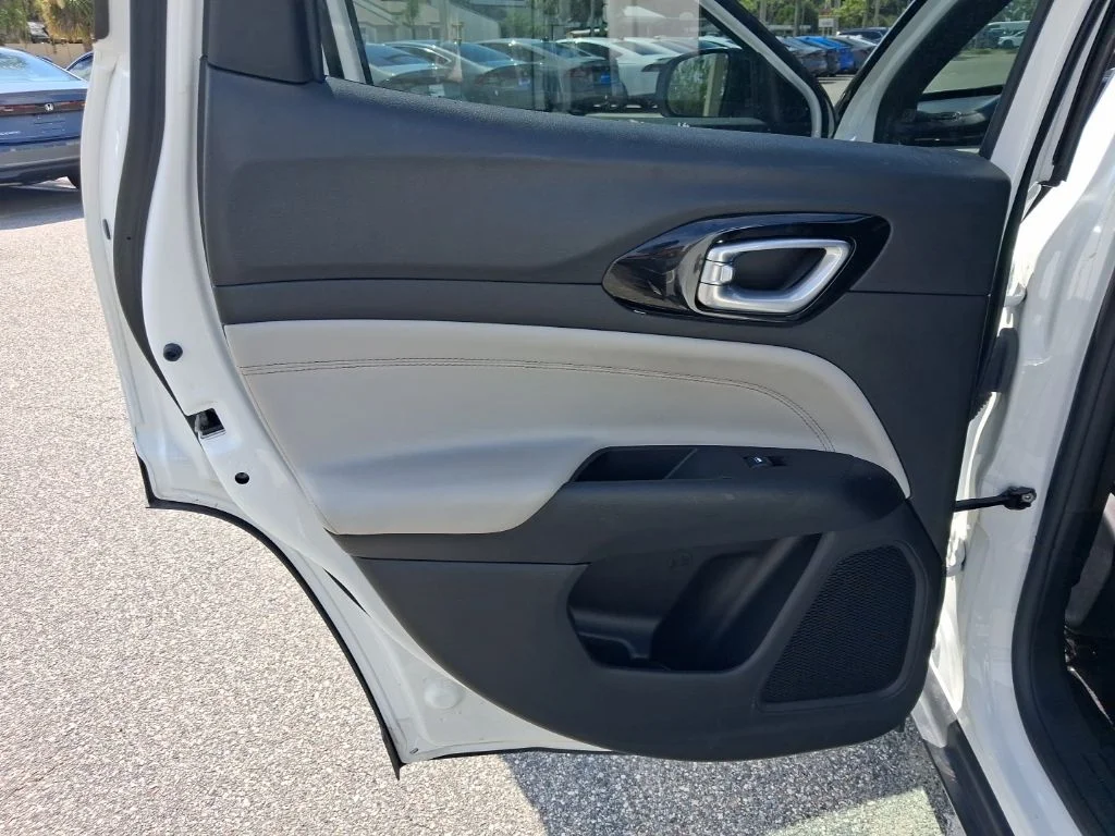Used 2025 White Jeep Limited image 23