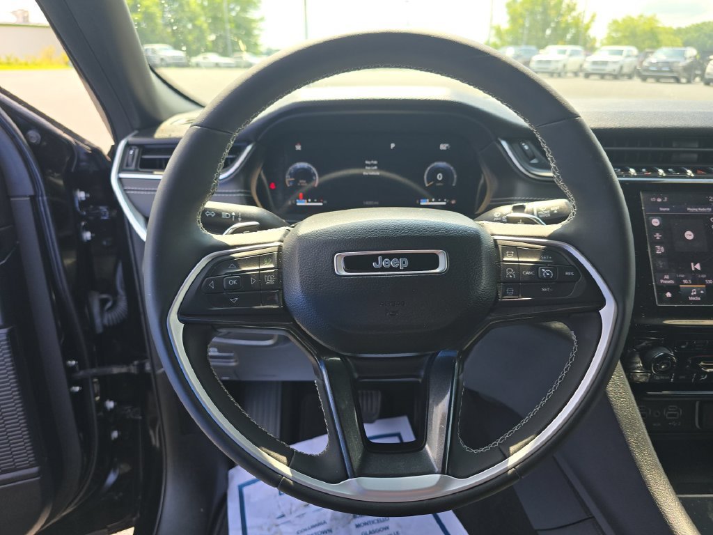 Used 2023 Black Jeep Altitude image 16