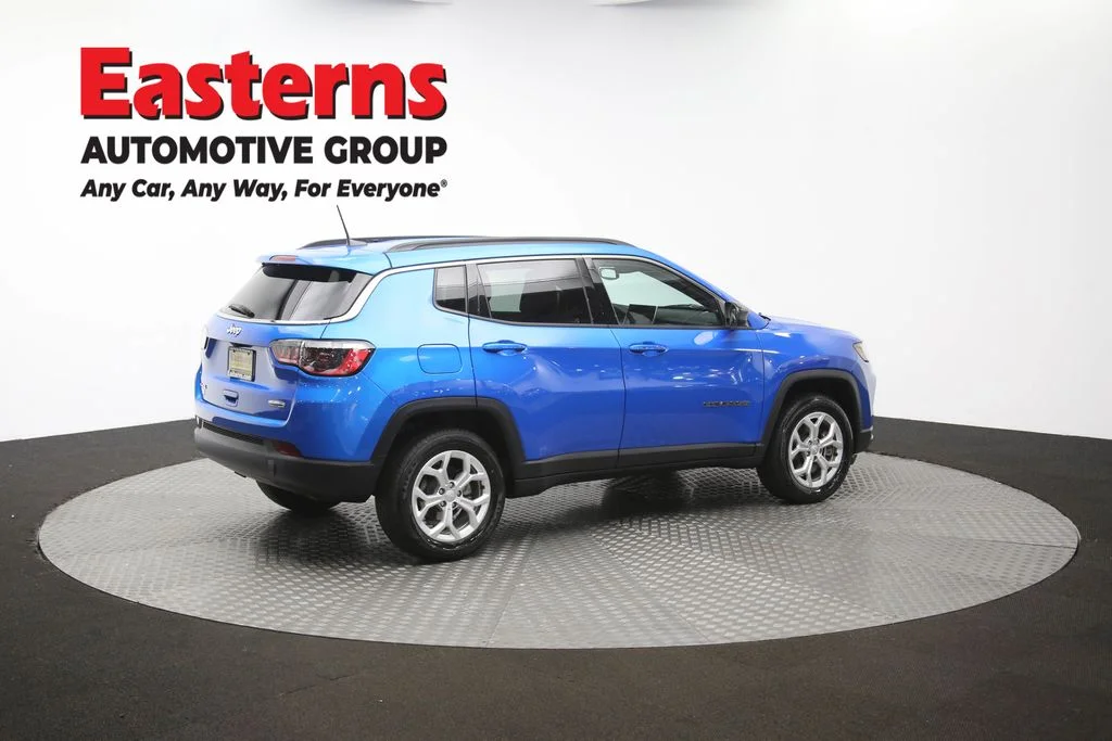 Used 2024 Blue Jeep Latitude image 40