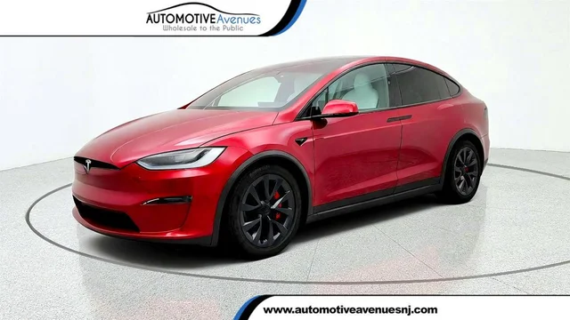 2023 Tesla Model X Plaid AWD w/ Yoke Wheel & Premium Interior